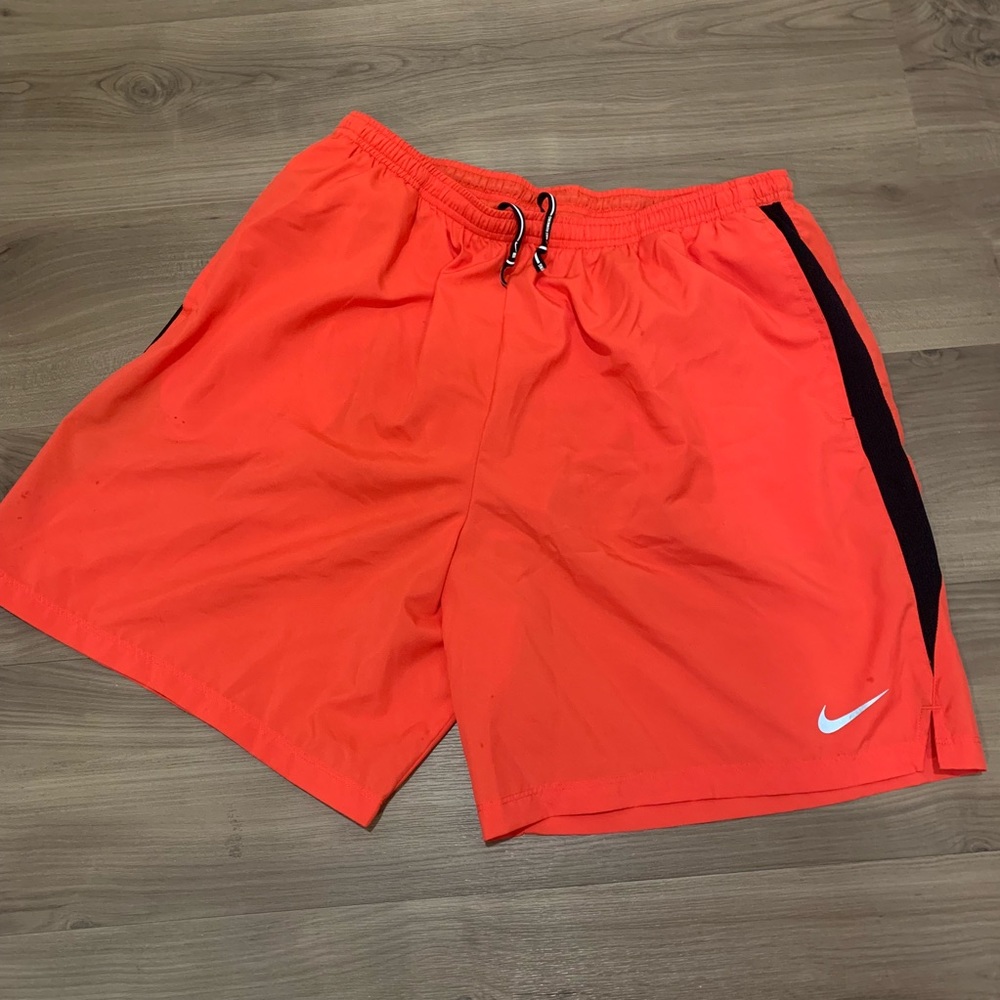 Nike Men’s Dri-Fit Shorts Size XL Red